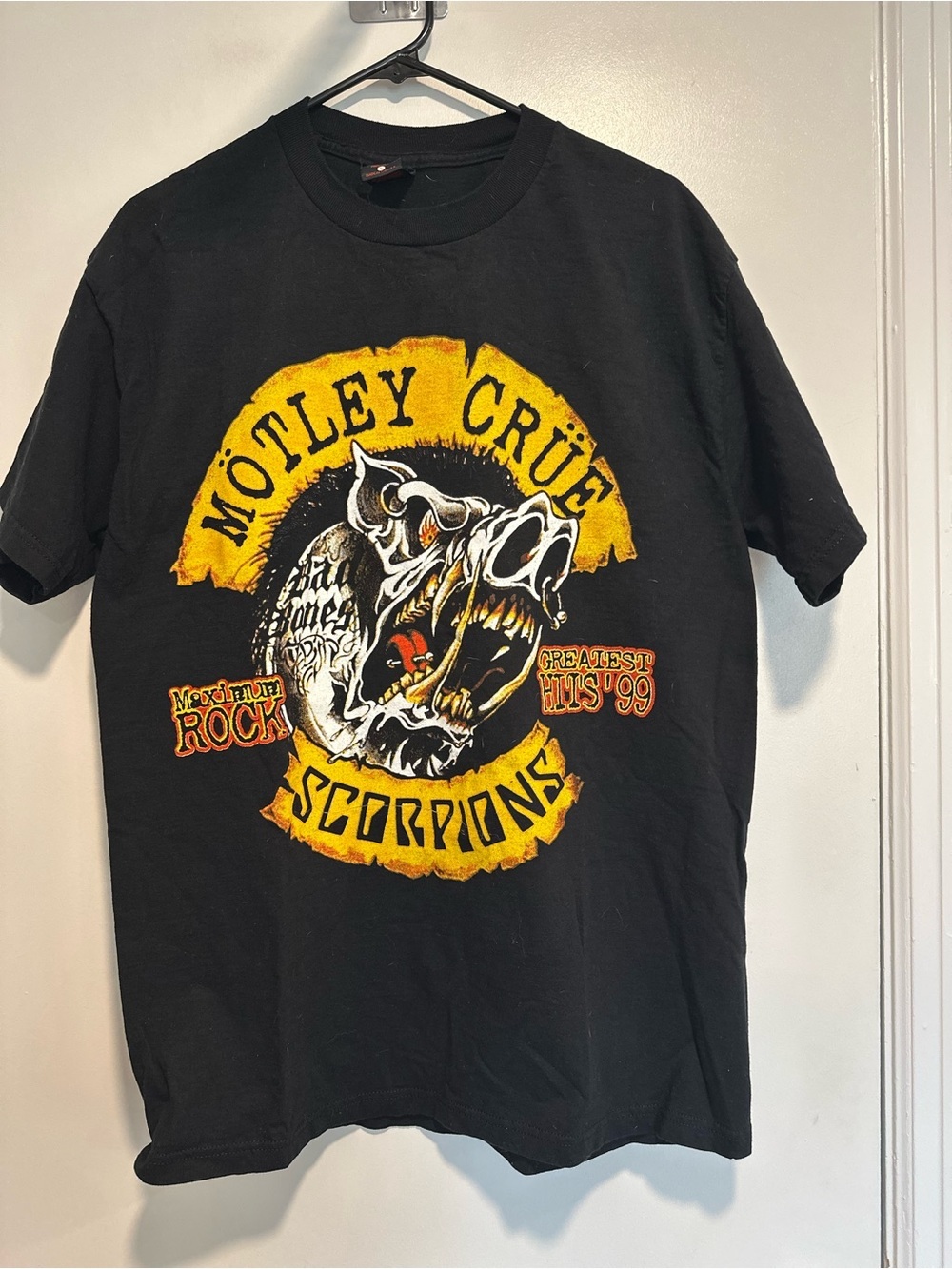 NWOT VTG 99 Motley Crue/ Scorpions Maximum Rock heavy metal SzL concert Band tee